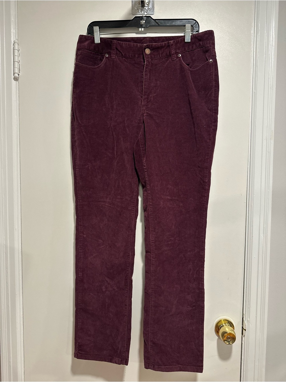 L.L. Bean deep burgundy/plum women's Sz:12 corduroy straight leg chino pants.